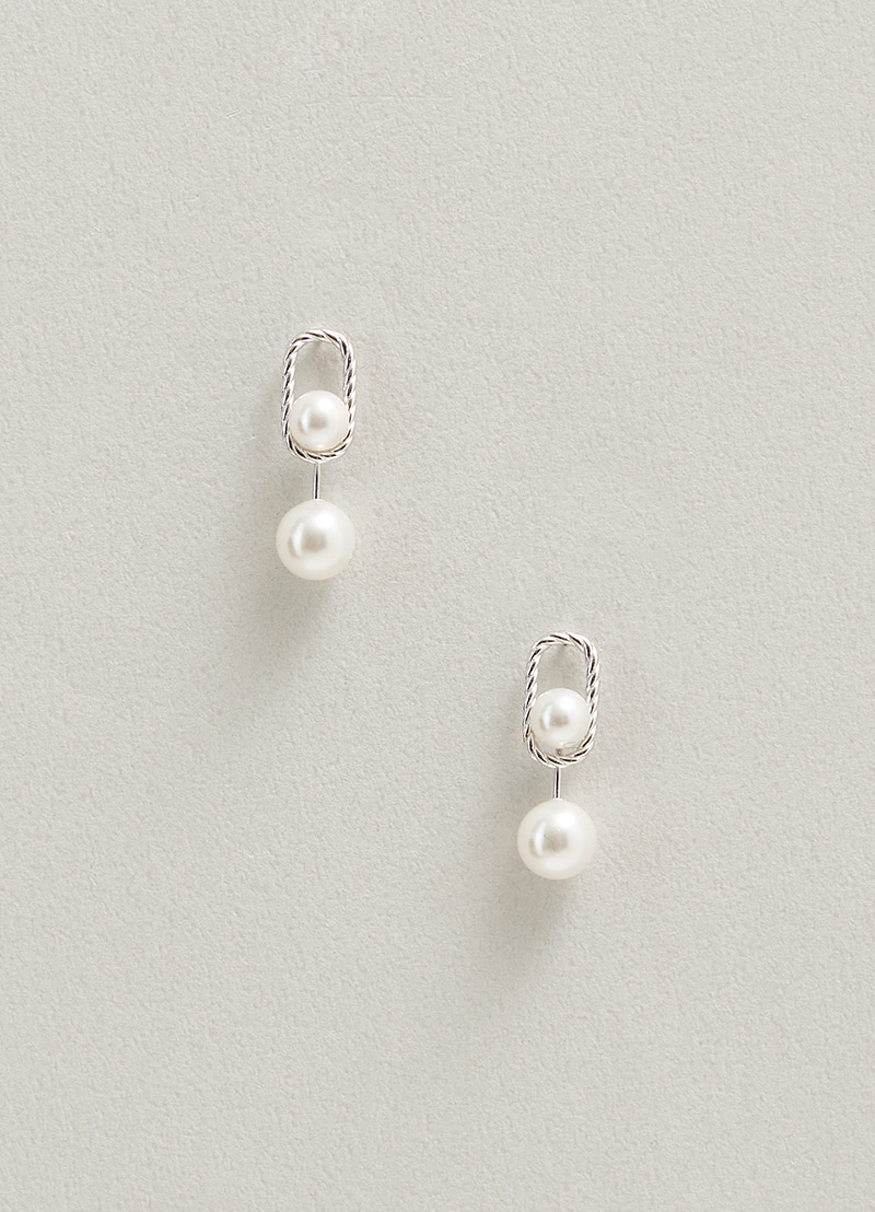 Pearl Layers Earring